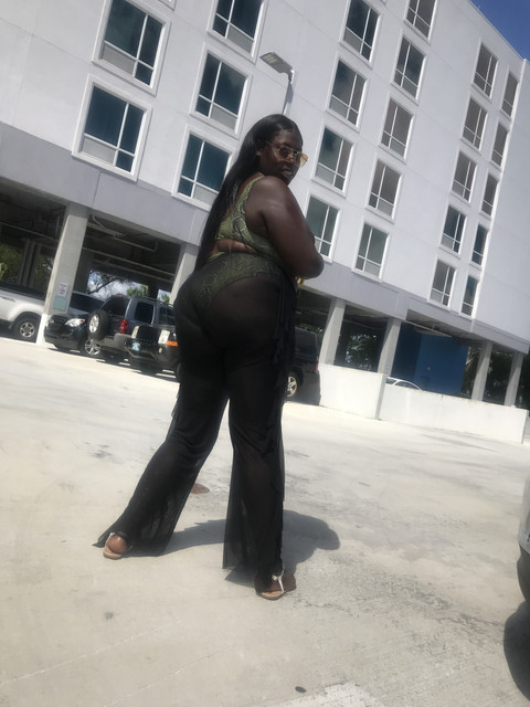 Dej with the fat Ass and pretty feet profile picture