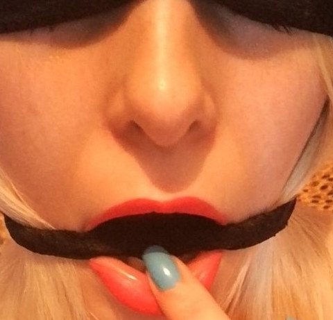 BlackCatGoesPurr profile picture
