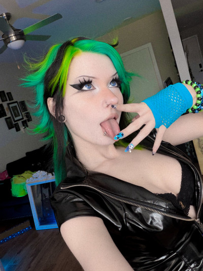 OnlyFans Glow-Up: <strong>𝕭𝖚𝖓𝖓𝖎 𝕷𝖞𝖓𝖓 🪽⊹ ࣪ ˖</strong> (@<strong>bunnicrypt</strong>) Drops a Sleek, Spicy Update