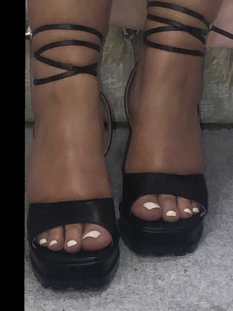 Feetish profile picture