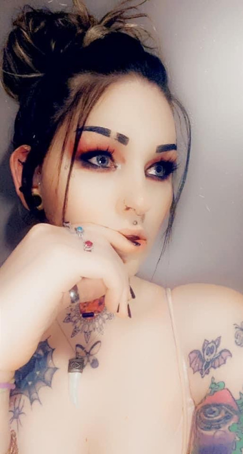 Tuesday 🖤 profile picture