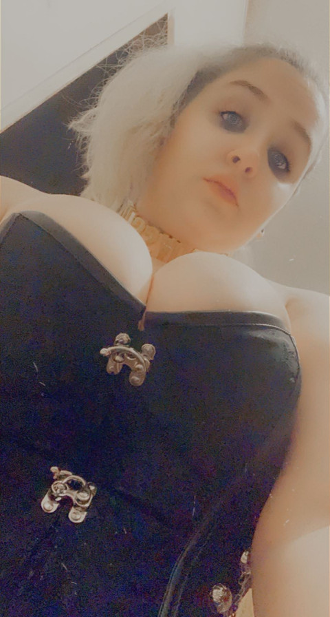Nova Raiin profile picture