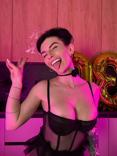 OnlyFans Icon Ernesta Guevara Turns Up the Heat with a Fresh Wave of Content