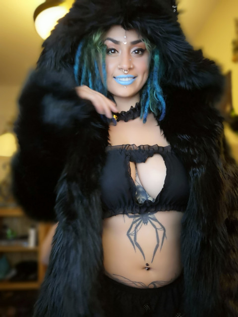 Enchanting🖤Raven🕷️ profile picture