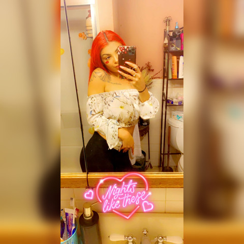 M 🌸 profile picture