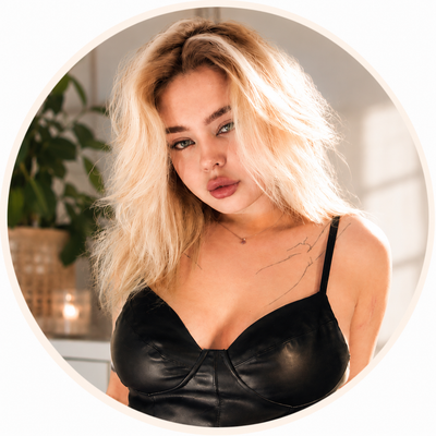 OnlyFans Glow-Up: ✦ 𝑬𝒗𝒂 𝑽𝑰𝑷 ✦ Hits Refresh with a Sultry Streamline