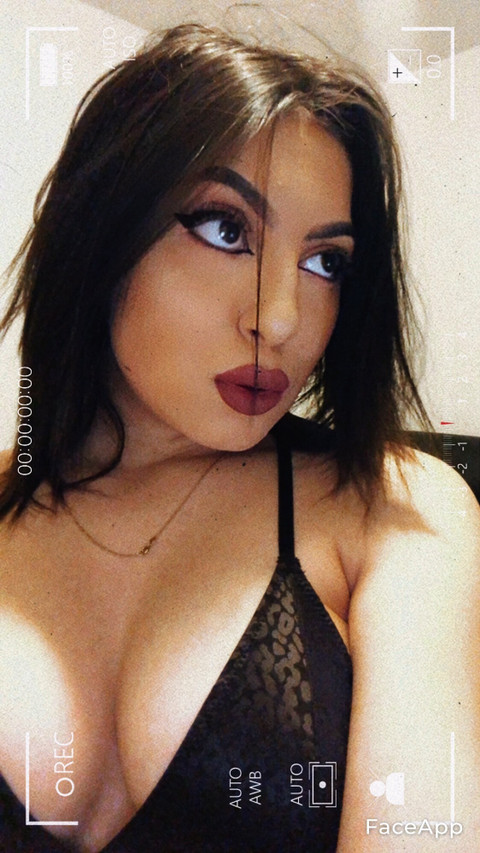 Sellena profile picture
