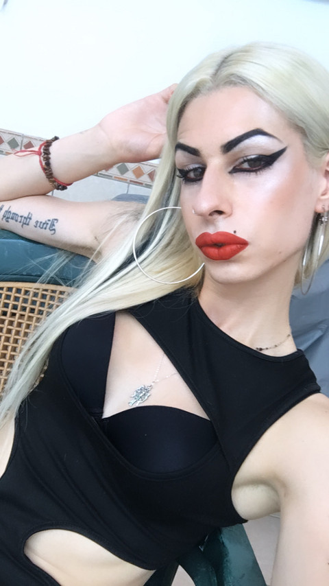 B.W. profile picture