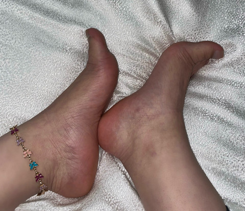 Feet profile picture