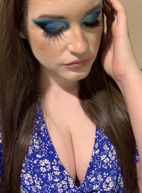 Rhiannon Rose profile picture