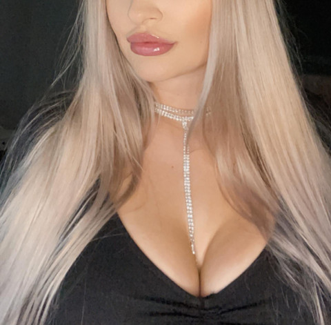 PeachyxJulia profile picture
