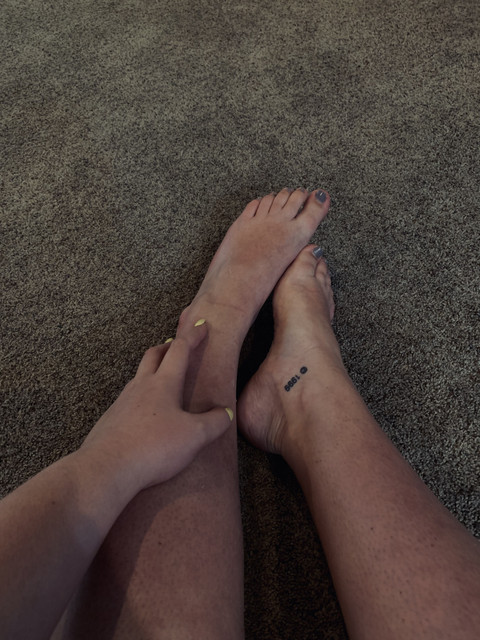 I sell feet pics profile picture
