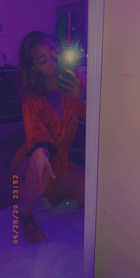 Pretty little thing😘 profile picture