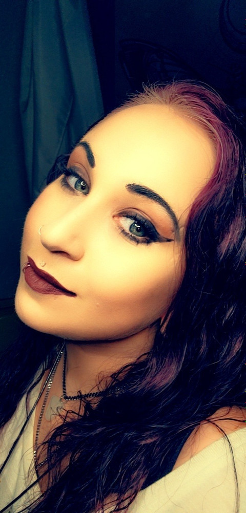 Veronica Rayne profile picture