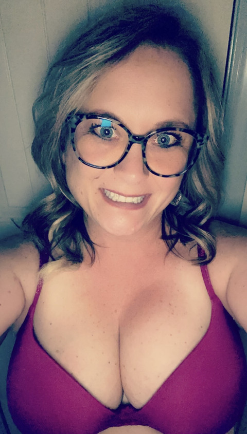 Kinkybaby76 profile picture