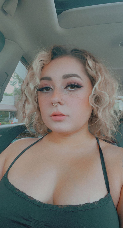 thiccthighskyy profile picture