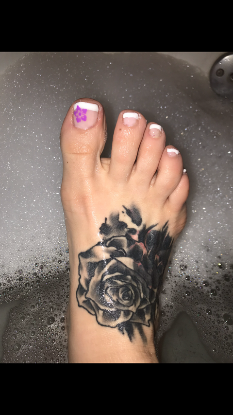 Worship my Feet: Doe Eyed profile picture