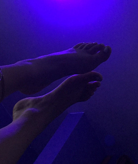 feet4u profile picture