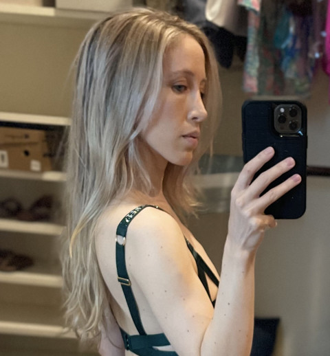 Caroline profile picture