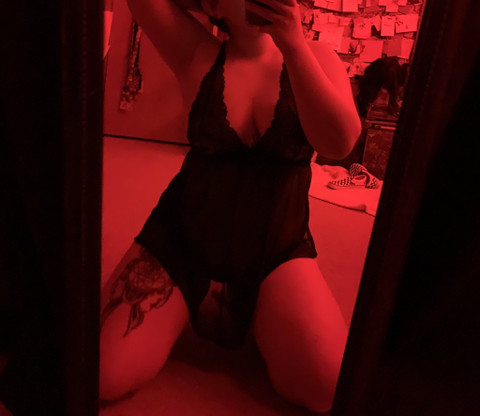 ari lee profile picture