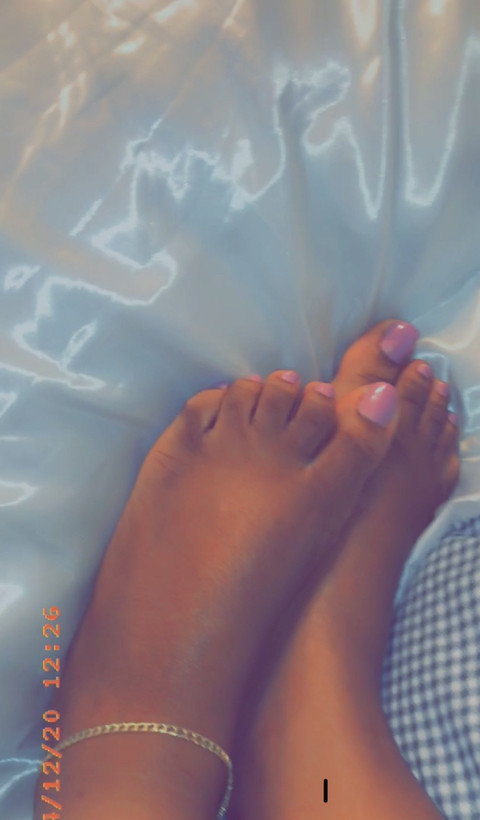 Lynn’s Feet Fixation Fetish profile picture
