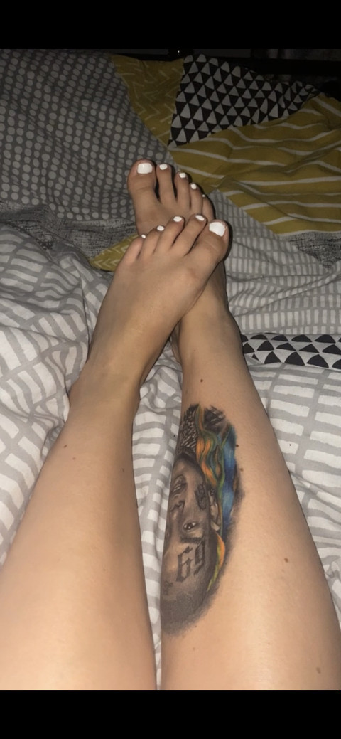 Barefoot Bunny🐰 profile picture