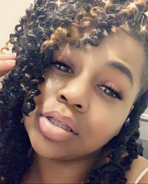 ᥅ꪖ᭙ ꫝꪮꪀꫀꪗ 🍯 profile picture