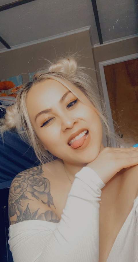 Paulina Vee profile picture