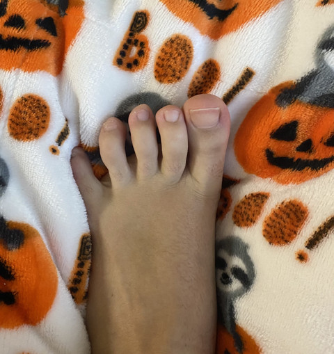 feet pics for your pleasure profile picture