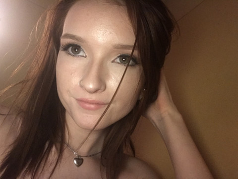 a 💋 profile picture