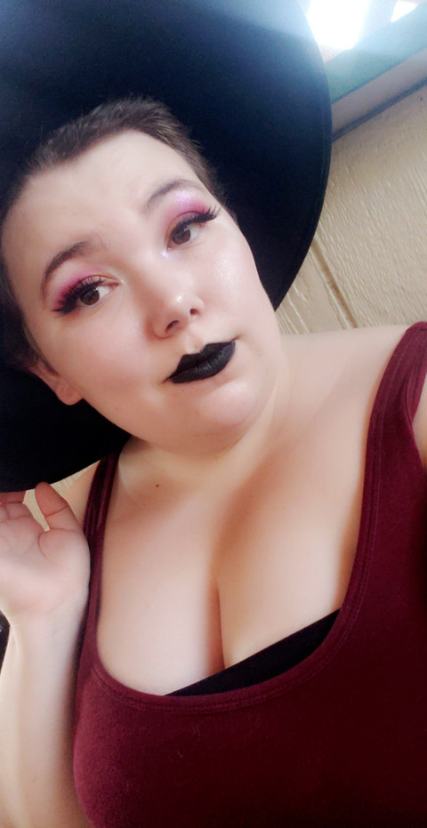 Velveteen Vixen profile picture