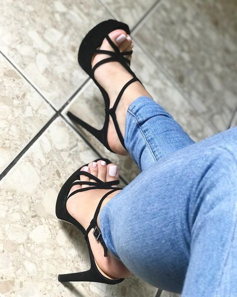 Feet and body😘 profile picture