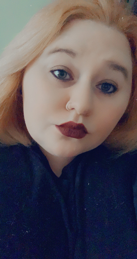 TattedRedBeauty94 profile picture