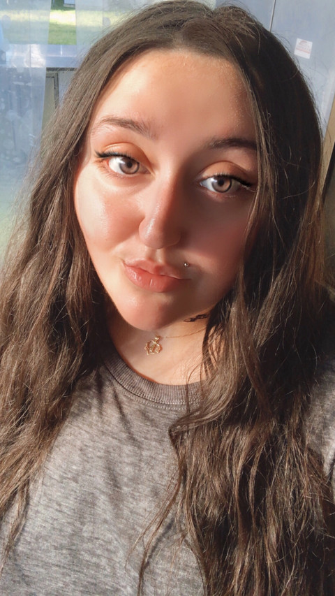 𝙰𝙳𝙴𝙻𝚈𝙽 profile picture