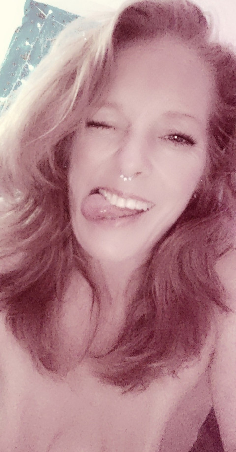 CrazyRedheadM profile picture