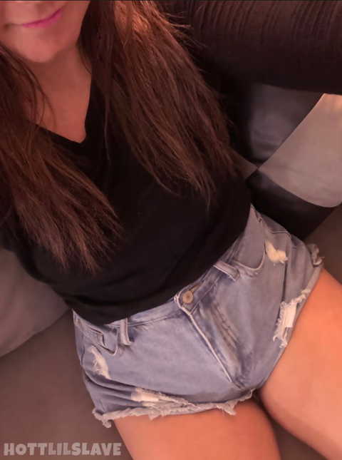 hottlilslave profile picture