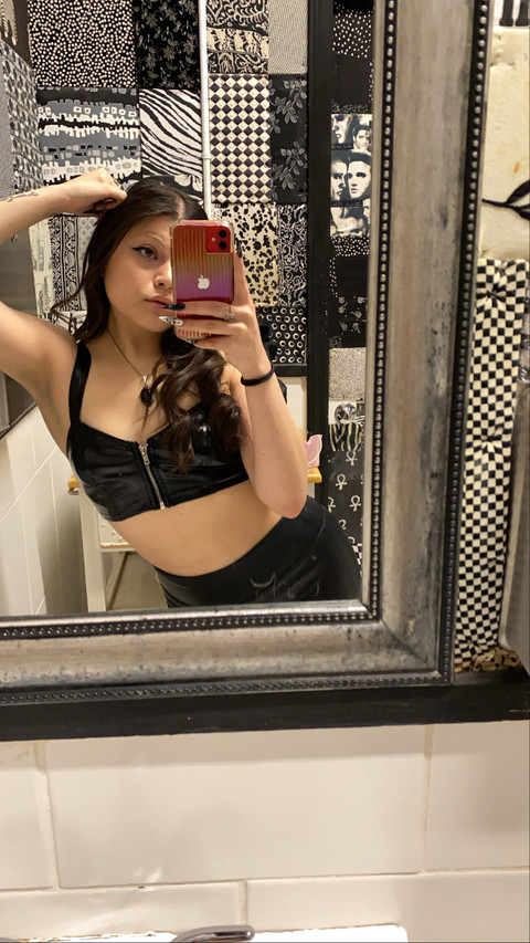 bella profile picture