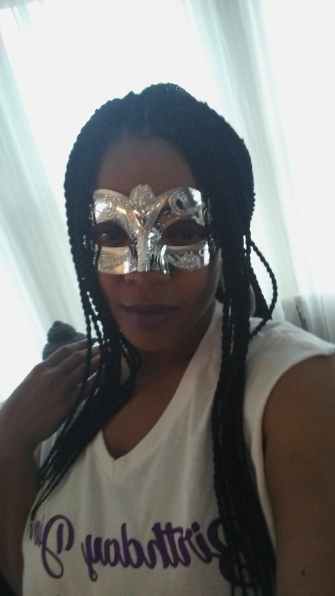 MzNikki4free profile picture