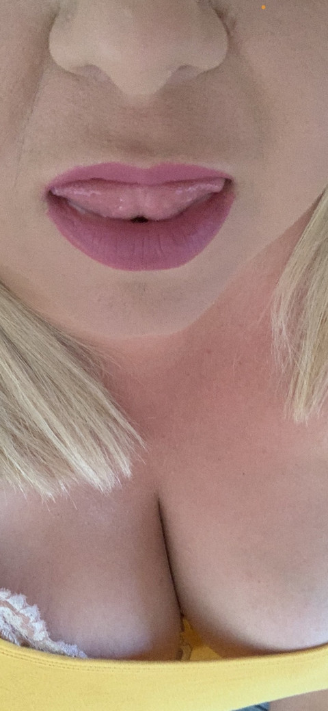 BuxomBeauty profile picture