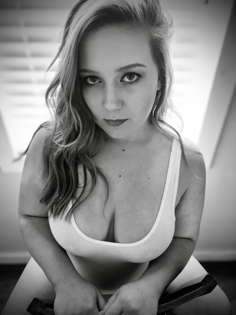 LizzieLoveee profile picture
