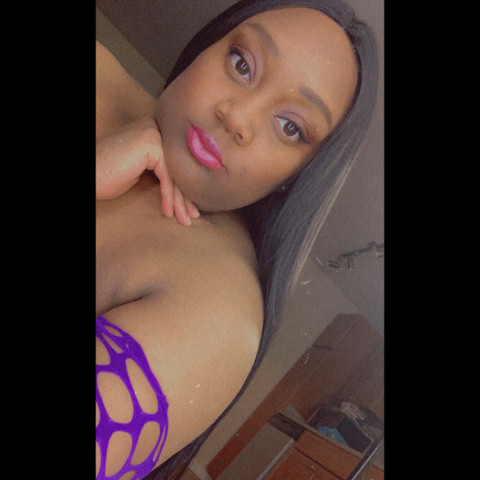 Queenteay profile picture