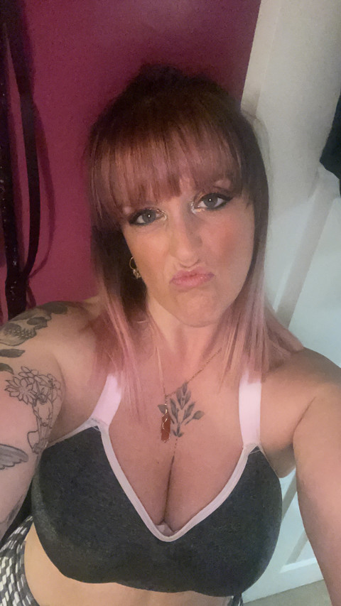 carly profile picture
