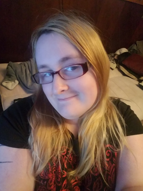 Ellie Emerald profile picture