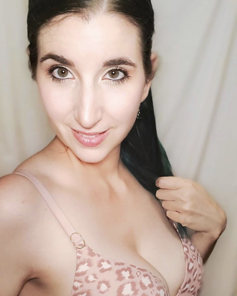 Emily Emerald profile picture