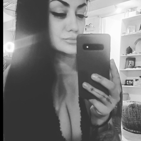 Sarah Bella profile picture