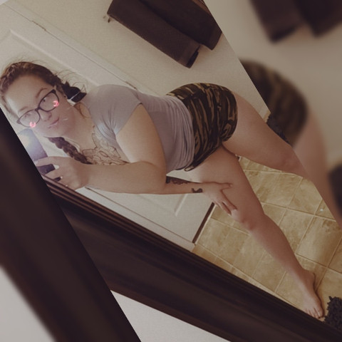 KinkyKat21 profile picture