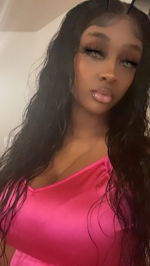 Wet lu profile picture