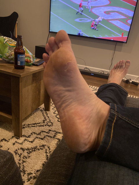 Feet me in my bedroom profile picture