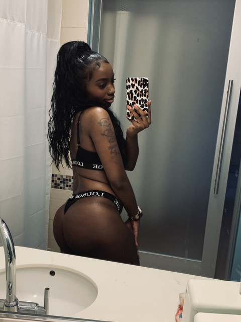 hospital bae 👩🏾‍🦼💗 profile picture
