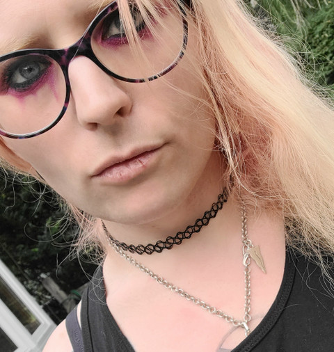 C̷o̶n̴t̸e̸m̸p̸t̴r̷e̷s̴s̴ profile picture